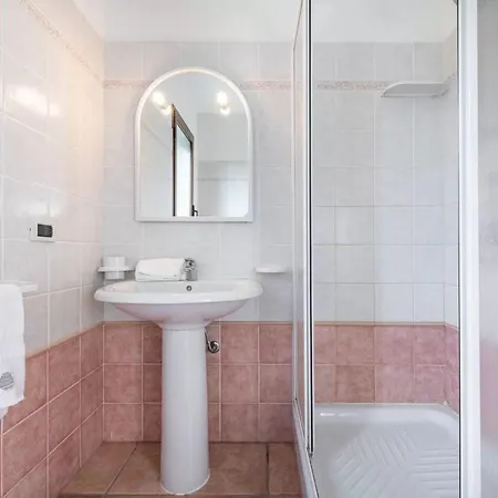 Casa Pompia 6 סיניסקולה